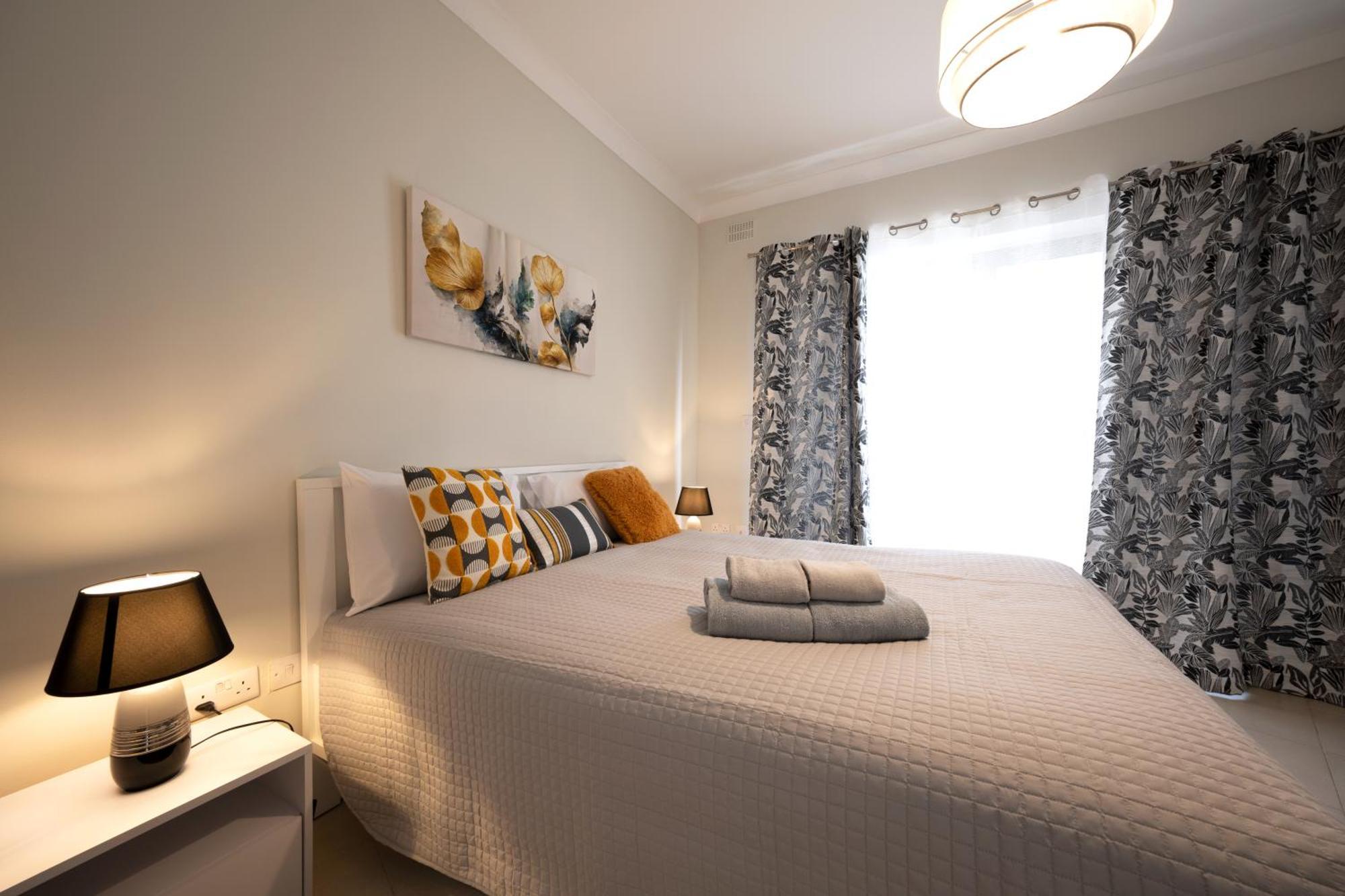 Seafront Beautiful 3 Bedroom With Balcony Kdou1-1